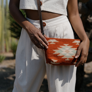 Tierra del Sol Convertible Wool Clutch–Crossbody