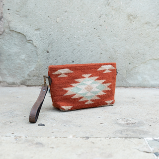 Tierra del Sol Convertible Wool Clutch–Crossbody