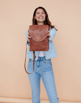 Peck Handcrafted Leather Crossbody Bags: Cognac