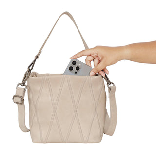 Ivy Diamond Leather Crossbody Bag: Cognac