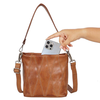 Ivy Diamond Leather Crossbody Bag: Cognac