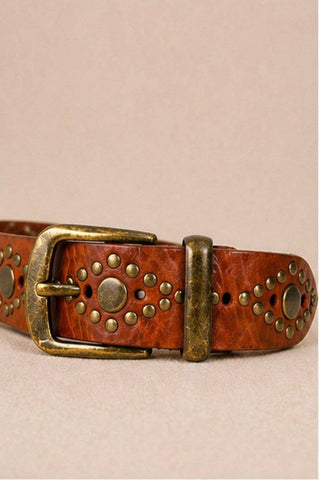Wide brn leather belt w/ studs